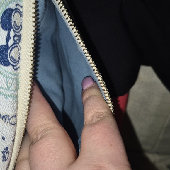 Dooney&Bourke Disney Annaversery Crossbody Bag 11x11x4 - Picture 5 of 8